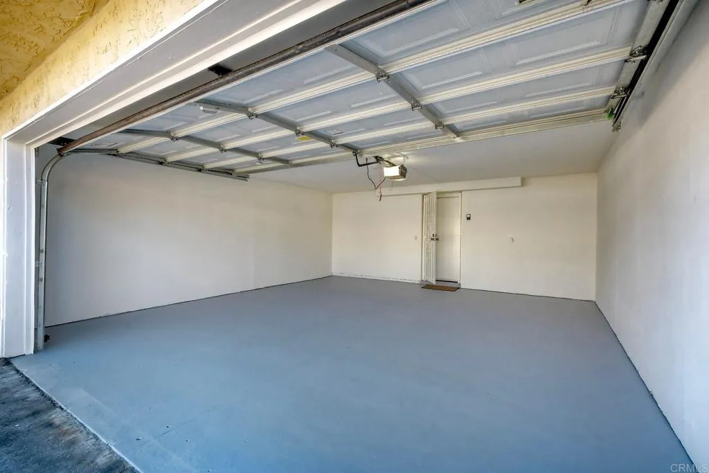 https://cdn.realtyfeed.com/cdn/127/306624871/713d9e98fa570b9f9c7c3af9fb1591e6.webp