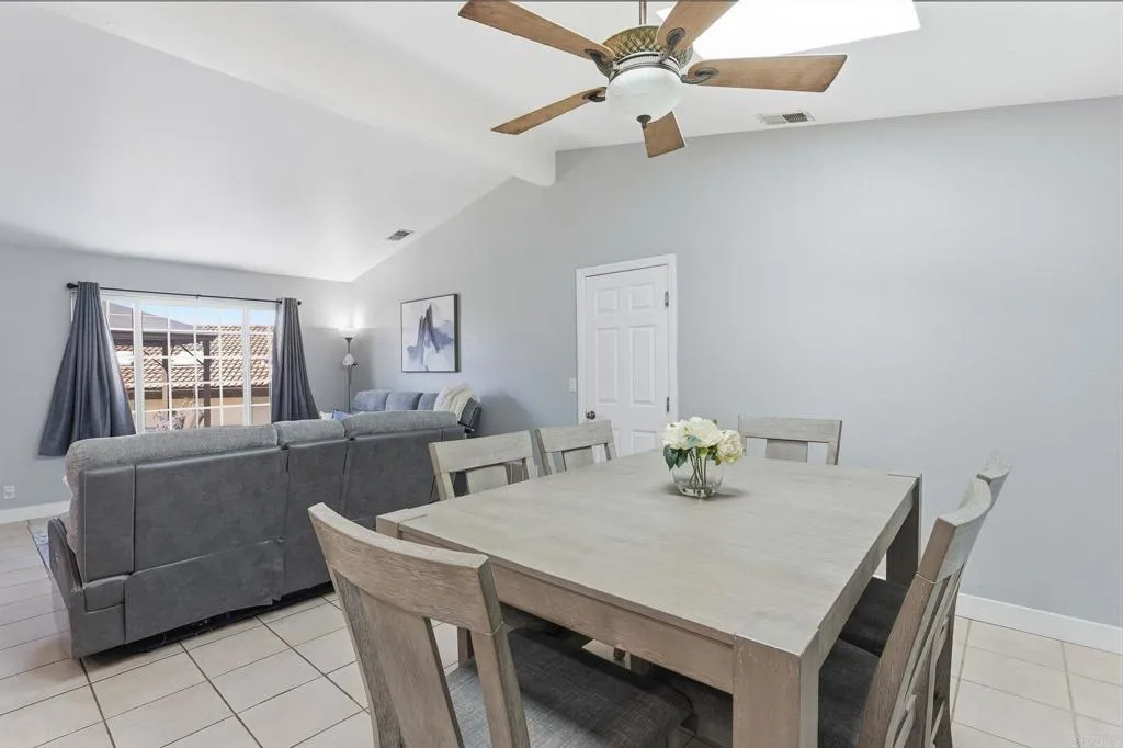 https://cdn.realtyfeed.com/cdn/127/306624873/51949c262432584d1c816025c264fe36.webp