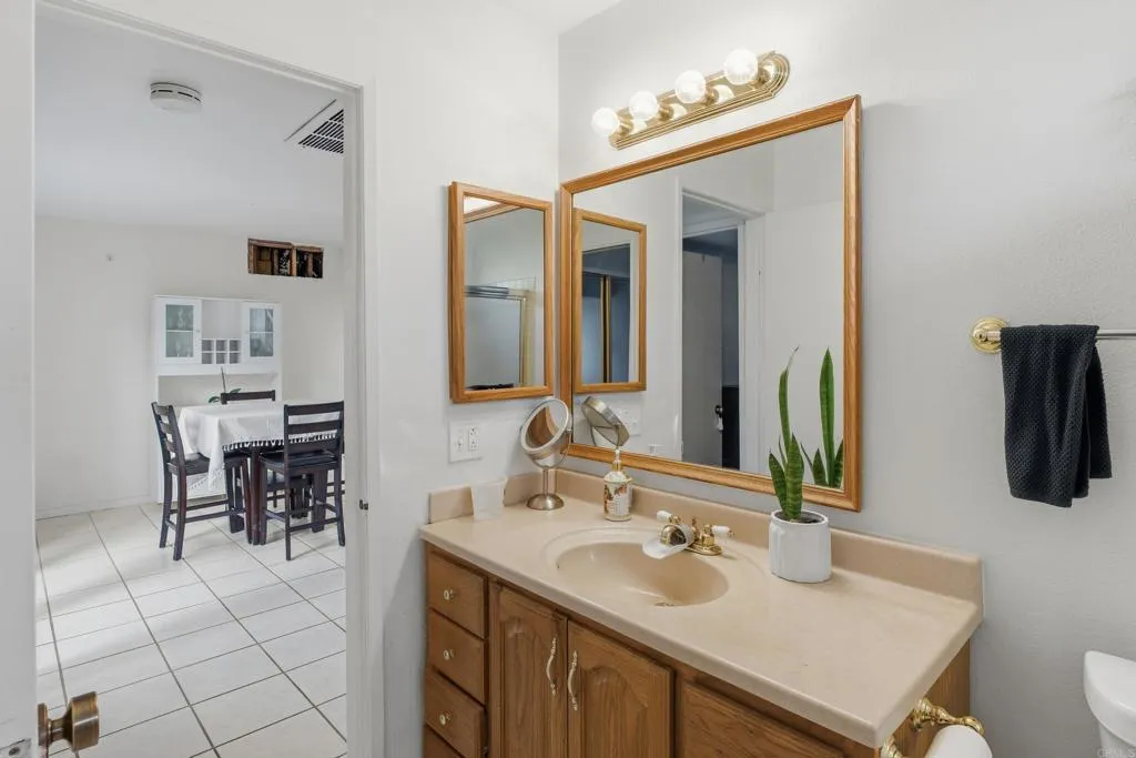 1837 Cathedral, Escondido, CA, 92029