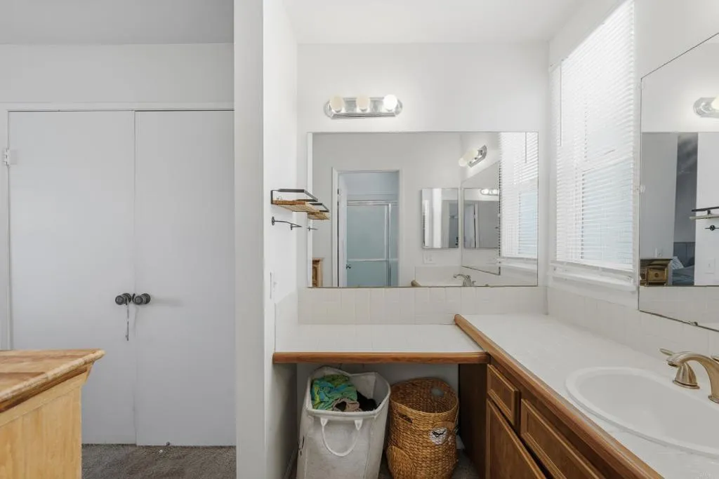 1837 Cathedral, Escondido, CA, 92029
