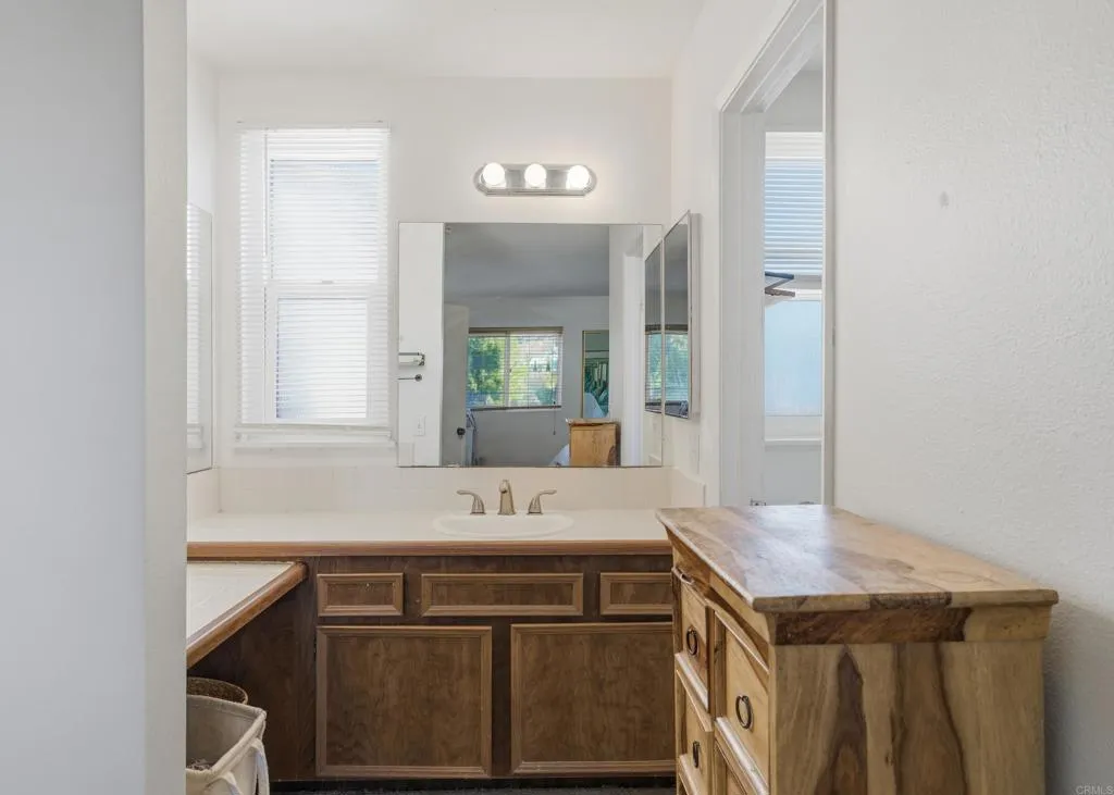 1837 Cathedral, Escondido, CA, 92029
