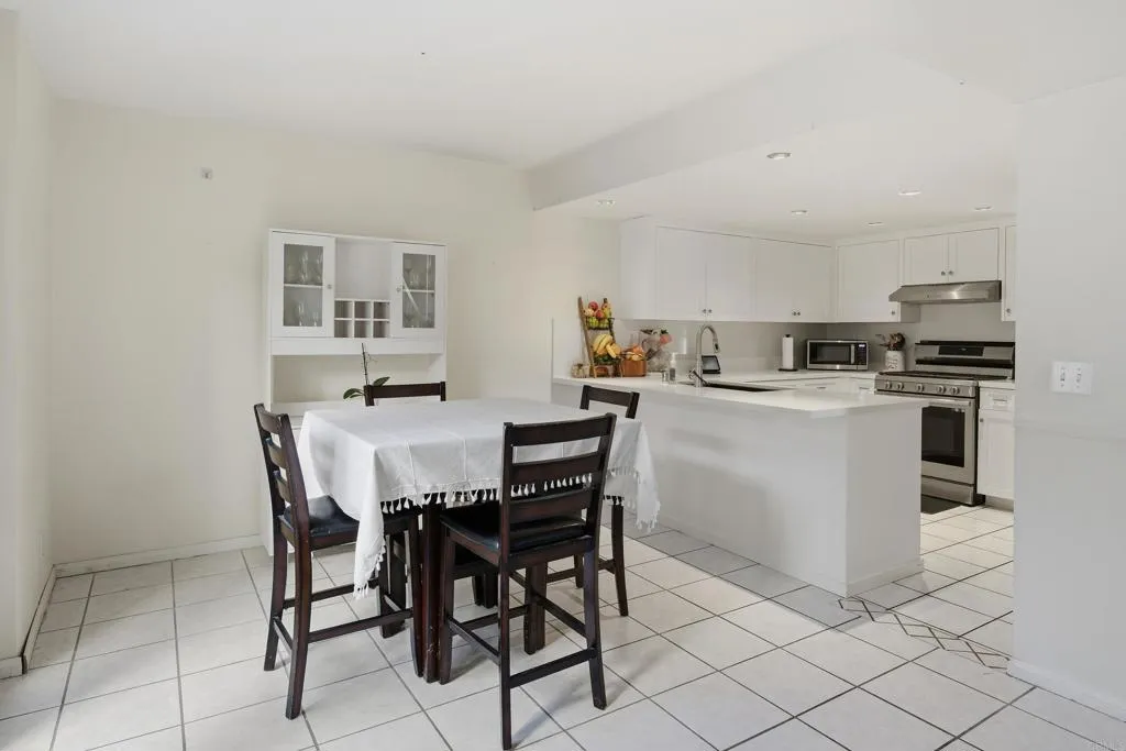 1837 Cathedral, Escondido, CA, 92029