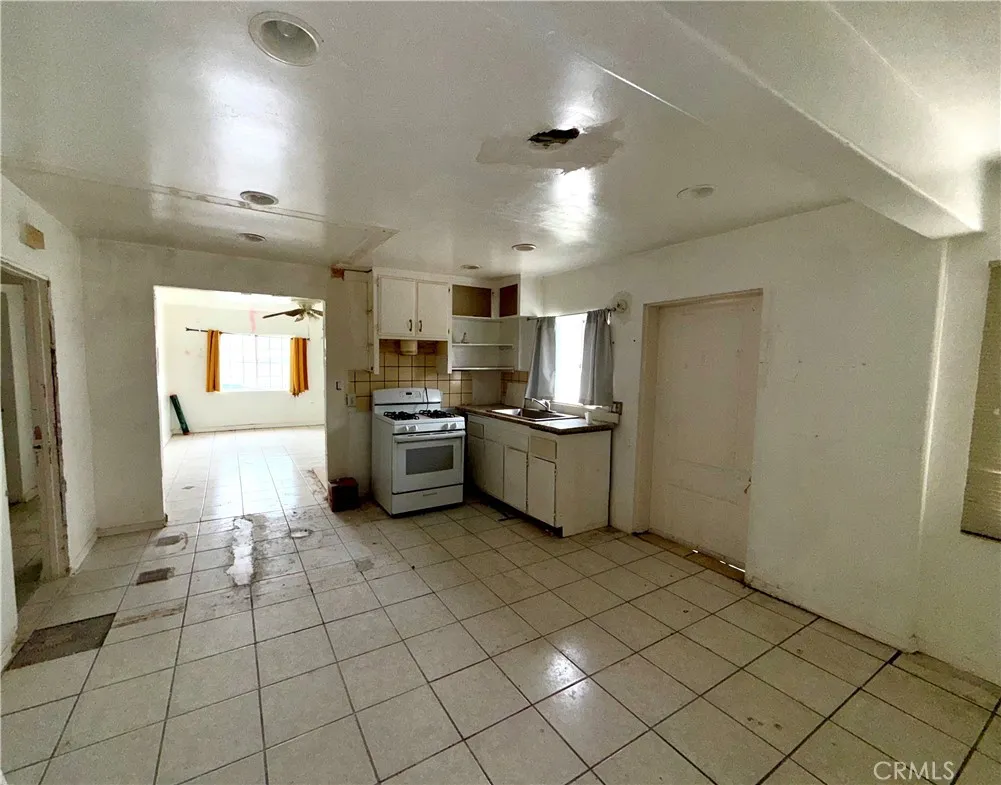 569 Flicker, San Diego, CA 92114 - Photo 5 of 27, San Diego, CA