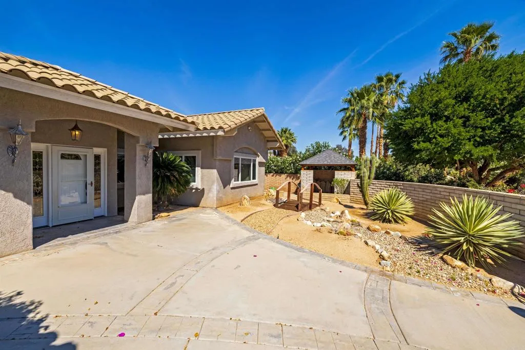 https://cdn.realtyfeed.com/cdn/127/306624970/6616a3759b039e25a67cc132f7f05548.webp