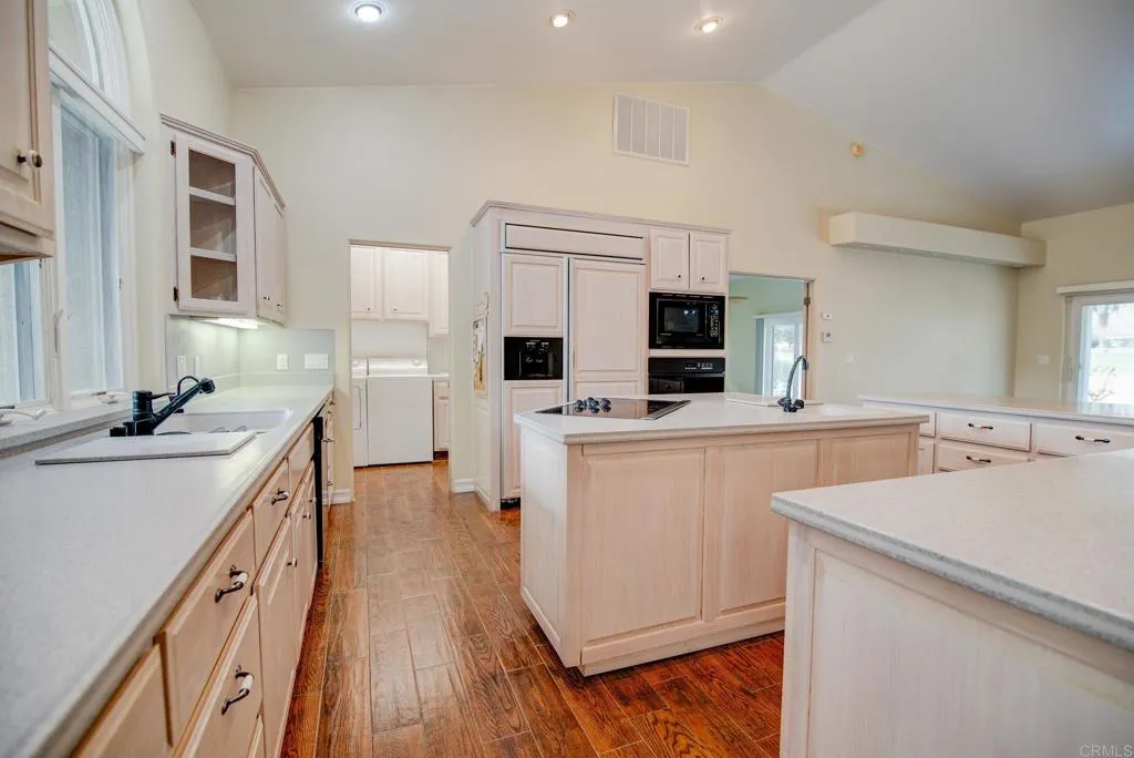 https://cdn.realtyfeed.com/cdn/127/306624970/9d9a98c511bc183f0d1941516f74fb1a.webp