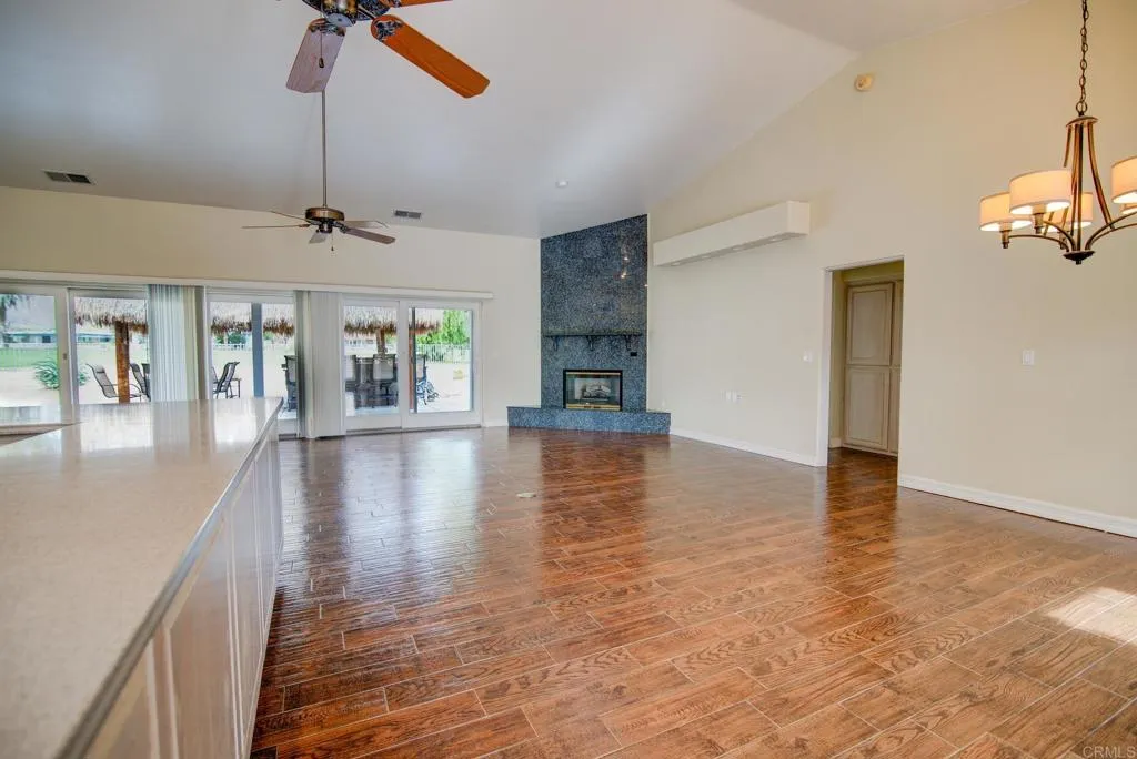 https://cdn.realtyfeed.com/cdn/127/306624970/e6a5e96da20470f0dac3431f5216fd36.webp