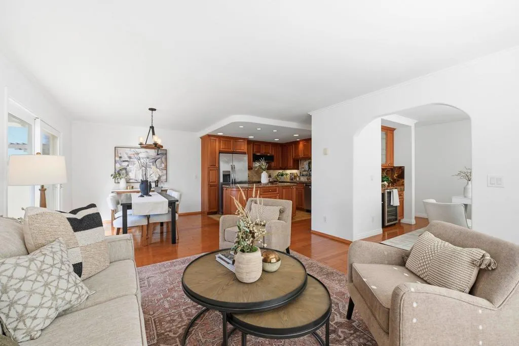 https://cdn.realtyfeed.com/cdn/127/306624975/7ec29c687ab3d6a1192e1f8183b48832.webp