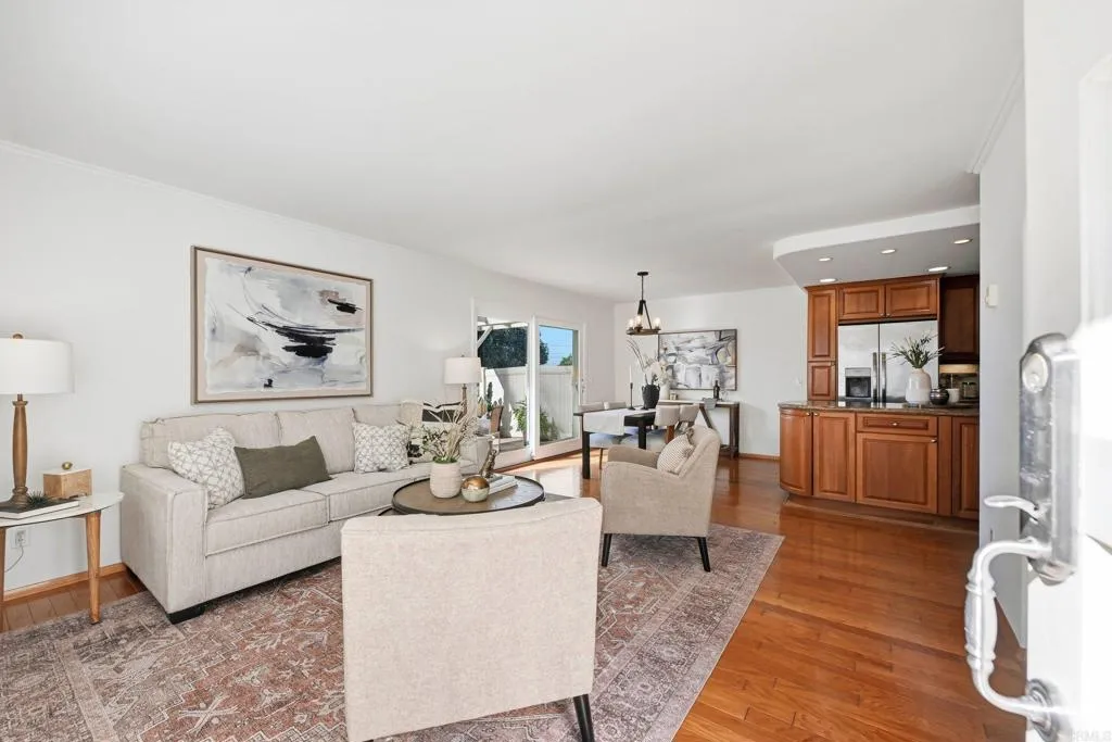 https://cdn.realtyfeed.com/cdn/127/306624975/bcadd5c5b7887aa4aed5c3720258242b.webp