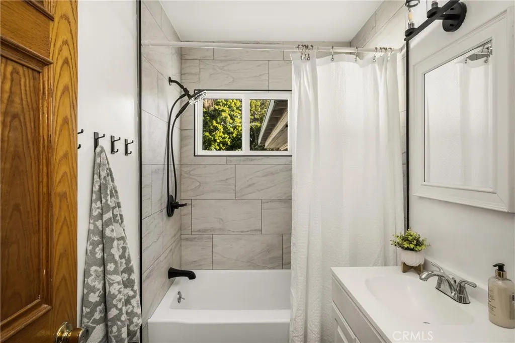 https://cdn.realtyfeed.com/cdn/127/306625033/88b5ce89db814ebe818e47222878a124.webp
