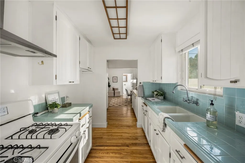 https://cdn.realtyfeed.com/cdn/127/306625033/9230743892c0a25e87f8f56ae0b12994.webp