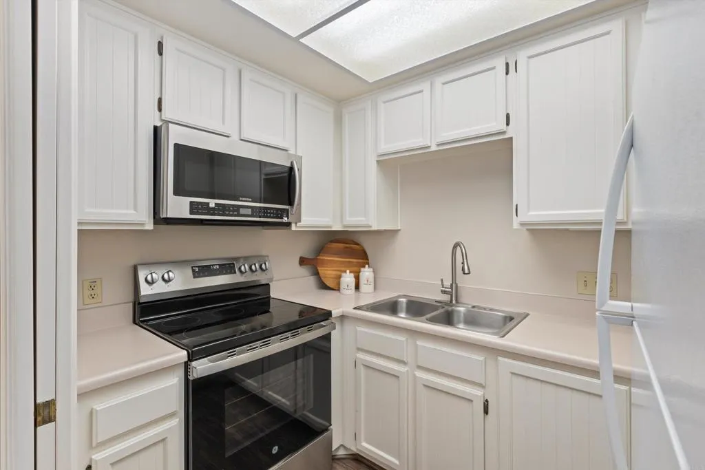 https://cdn.realtyfeed.com/cdn/127/306625040/0023b06d961fc9171cc99fa8ba6fc2bd.webp