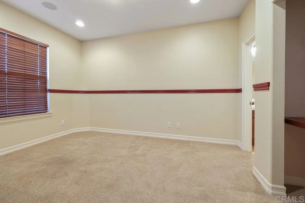 https://cdn.realtyfeed.com/cdn/127/306625072/d8c4d56294d0476cafe2576d0e191a48.webp