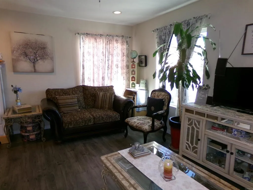 https://cdn.realtyfeed.com/cdn/127/306625121/7eb2551629178a4c735e95742f066df8.webp