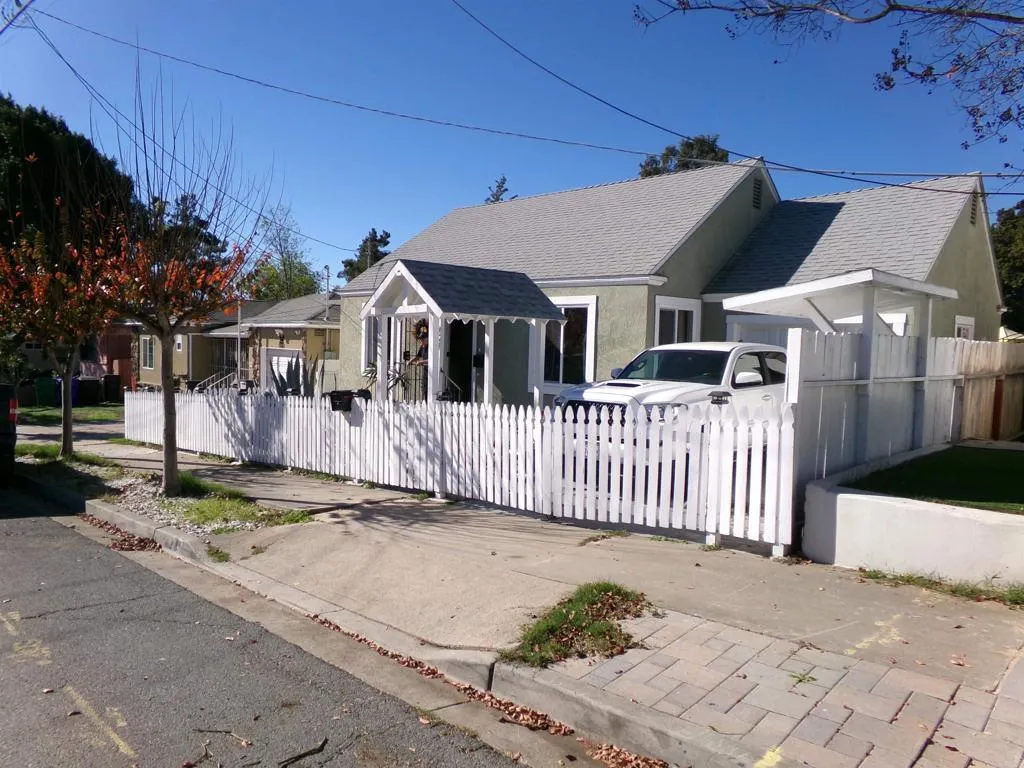 https://cdn.realtyfeed.com/cdn/127/306625121/f9c305a24ec55cace5a2271a594ee07b.webp