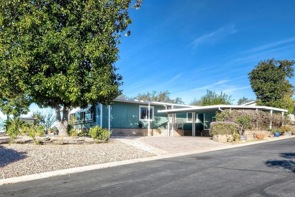 https://cdn.realtyfeed.com/cdn/127/306625228/5fd9e6dc02648550280d6f705c56d011.webp