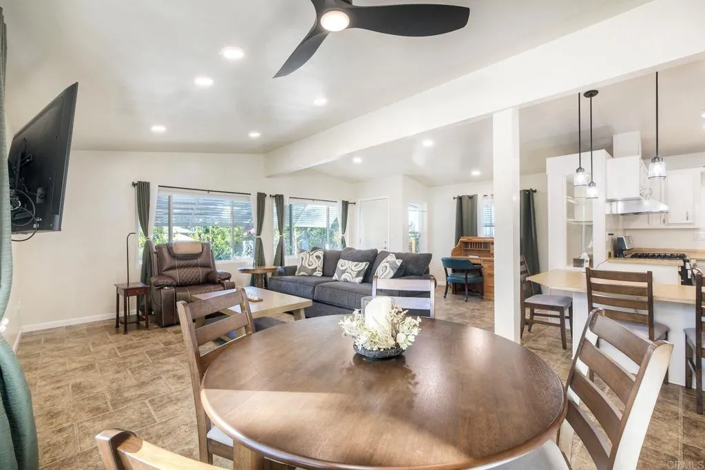 https://cdn.realtyfeed.com/cdn/127/306625228/f3e41026b3349c0b6d2de24241508c4c.webp