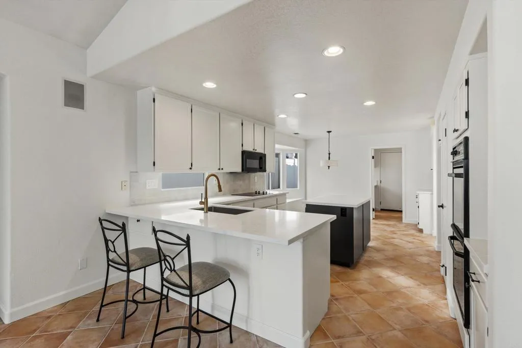 https://cdn.realtyfeed.com/cdn/127/306625340/7d4f38abd10eb5f62e544917374195dc.webp