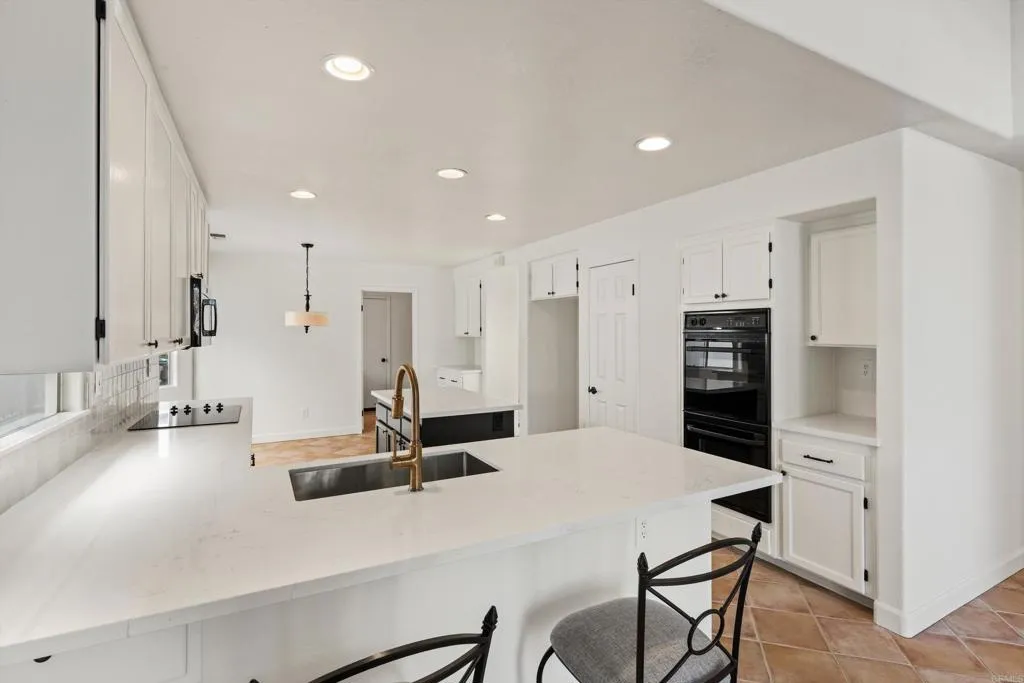 https://cdn.realtyfeed.com/cdn/127/306625340/bde36a1e60405cbce1ab295f0efe6473.webp