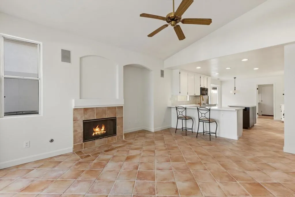 https://cdn.realtyfeed.com/cdn/127/306625340/d38f9b5b7c15b89846b161383d484985.webp