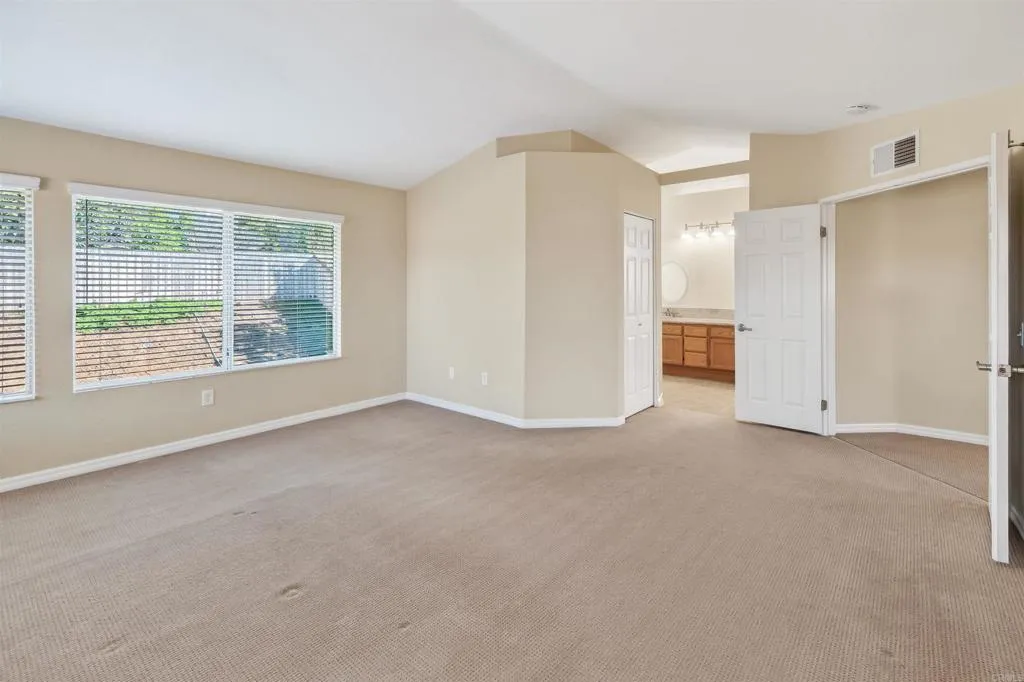 https://cdn.realtyfeed.com/cdn/127/306625367/1dacdc70c9323eac1848937dbe1a1a52.webp
