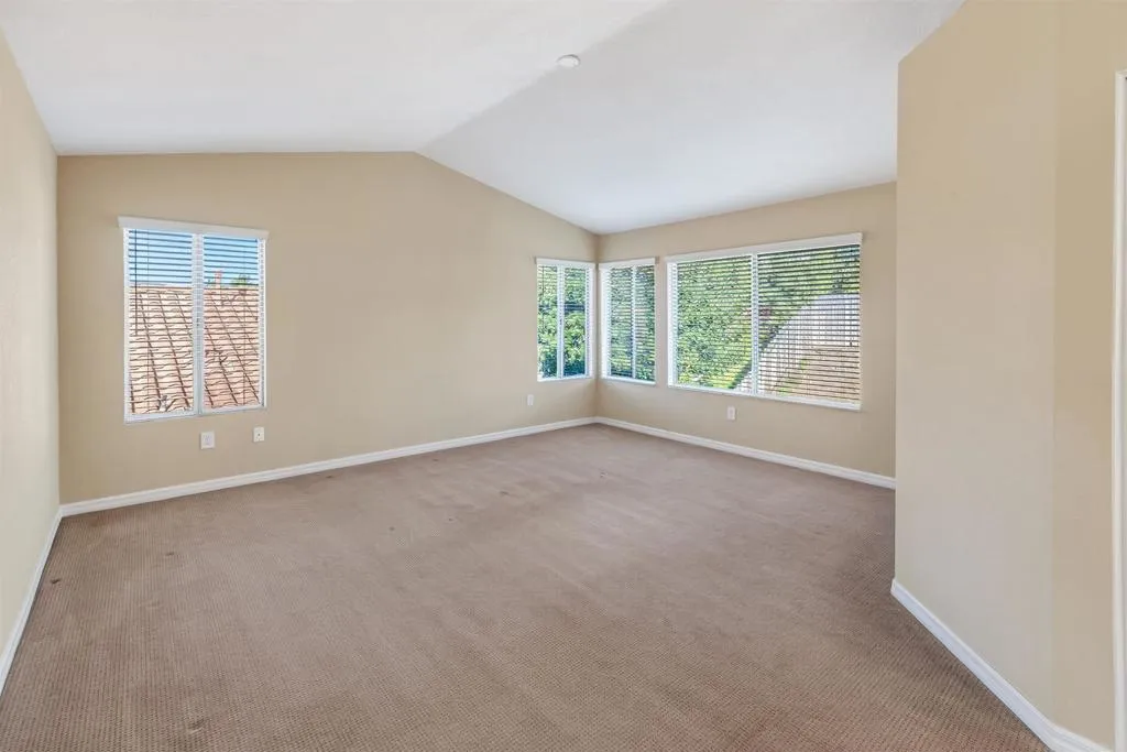 https://cdn.realtyfeed.com/cdn/127/306625367/774c80e0fcb7a65834f8777cbadd7801.webp