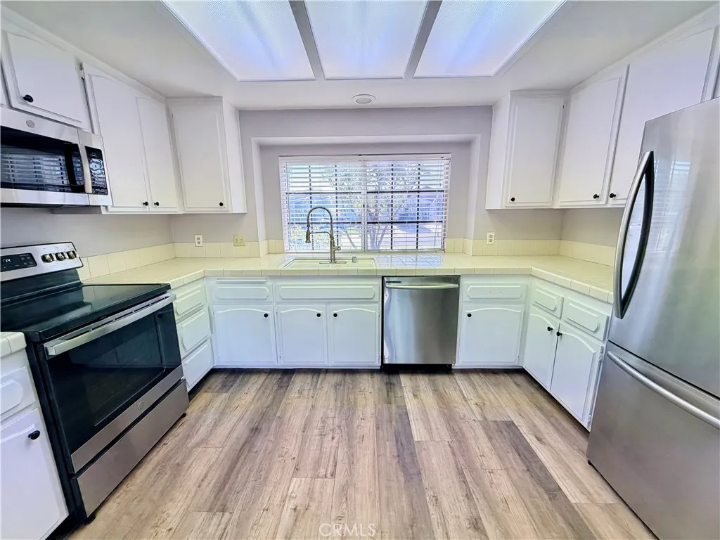 30340 Channel Way Drive, Canyon Lake, CA 92587 - Photo 4 of 40, Canyon Lake, CA