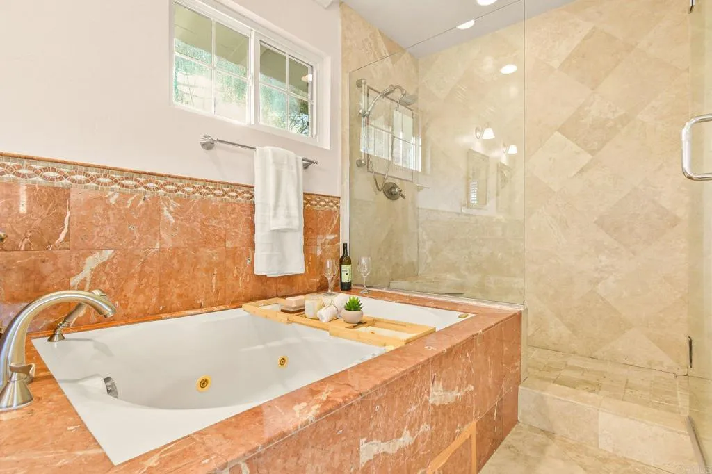 https://cdn.realtyfeed.com/cdn/127/306625402/11da45e76cfd43637499b013488d7f35.webp
