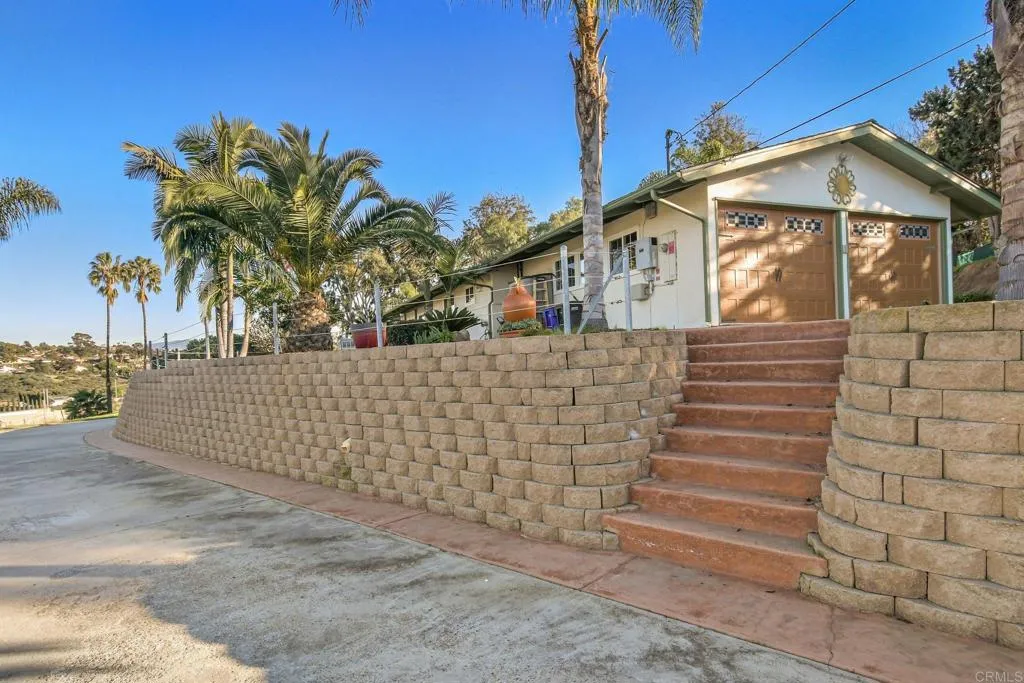 https://cdn.realtyfeed.com/cdn/127/306625402/61993a450797e104417230284ff3d307.webp