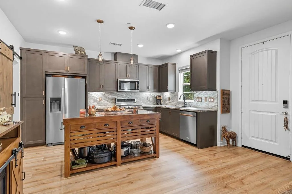 Photo #4: NDP2600687 Listing: Photo #4