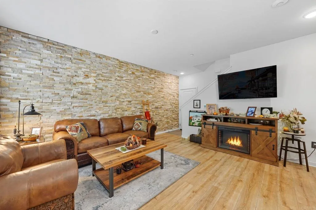 Photo #3: NDP2600687 Listing: Photo #3