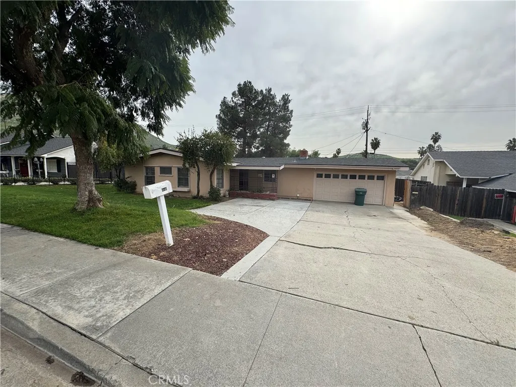 202 Spieth Way, Riverside, CA 92507 - Main photo, Riverside, CA