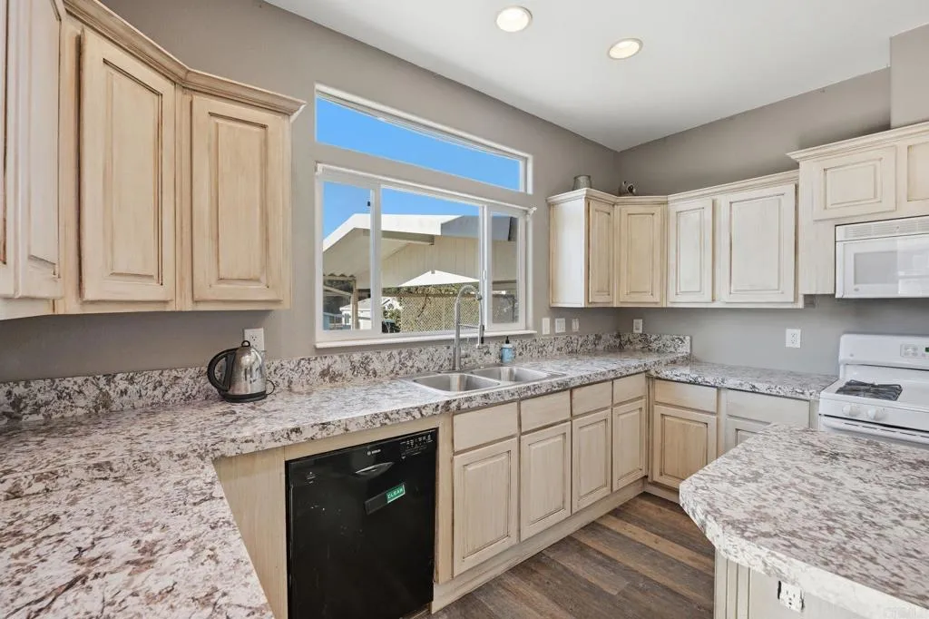 https://cdn.realtyfeed.com/cdn/127/306625544/6359e2070cf1987585e616980f5c9c4a.webp