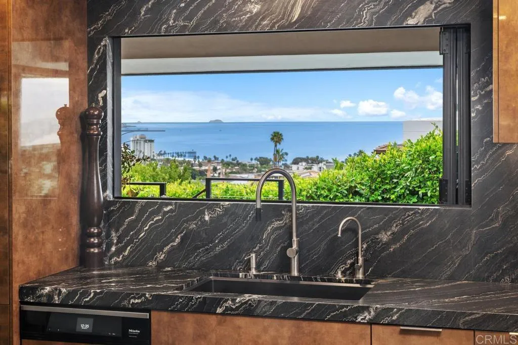 https://cdn.realtyfeed.com/cdn/127/306625582/5ce258435217964bb38e77a8d173b880.webp