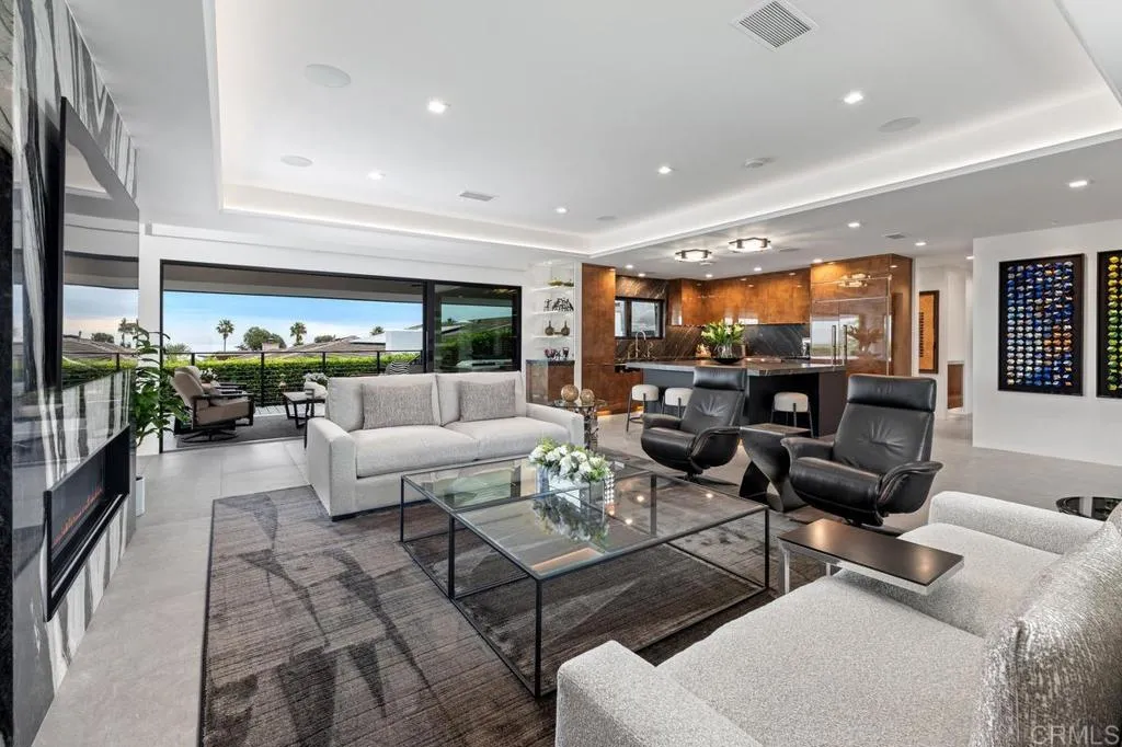 https://cdn.realtyfeed.com/cdn/127/306625582/cf56d2961727c97c44157c1809fb959e.webp