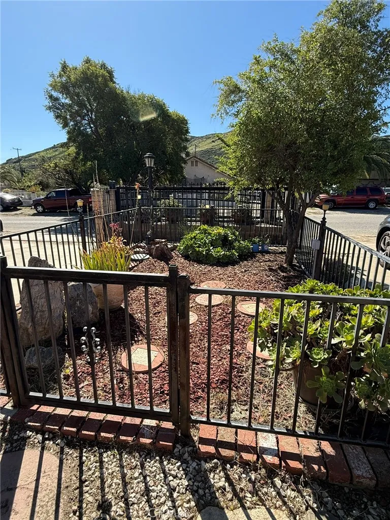 18284 9th Street, Bloomington, CA 92316 - Photo 3 of 35, Bloomington, CA