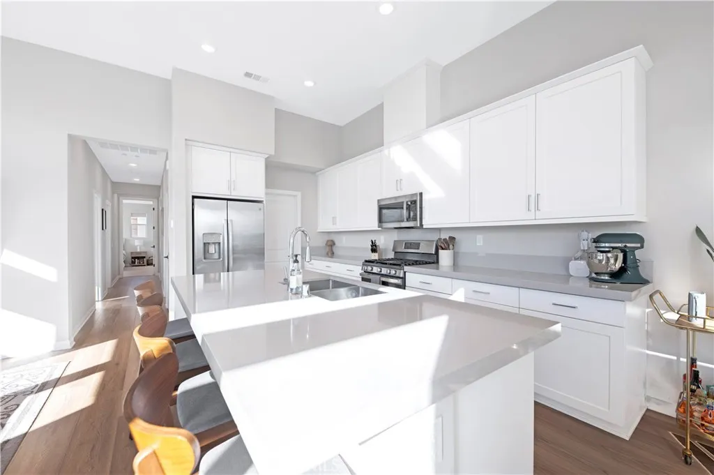 https://cdn.realtyfeed.com/cdn/127/306625608/6cf7340e782e9b152e1934c5dbe3c5ff.webp