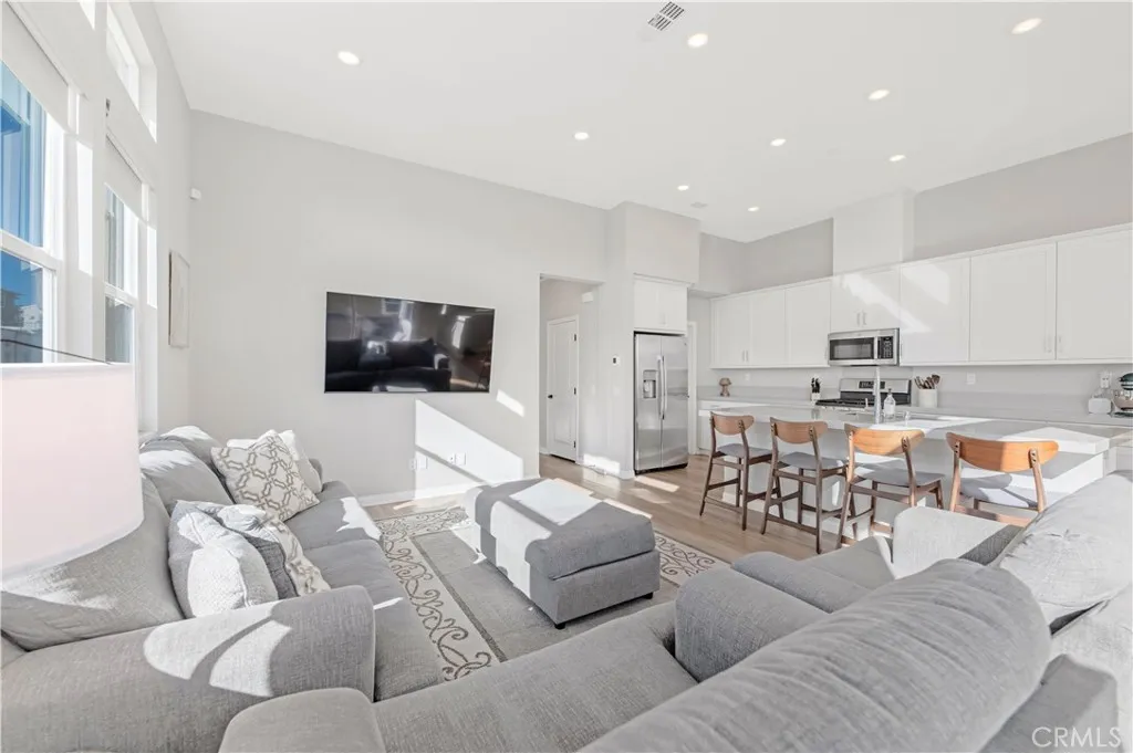 https://cdn.realtyfeed.com/cdn/127/306625608/7373fc594bcedb3910e0dd1bb5cc1fc3.webp