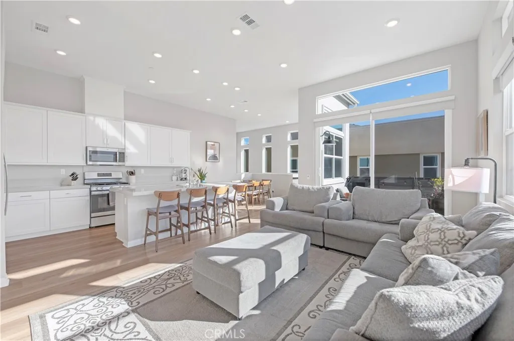 https://cdn.realtyfeed.com/cdn/127/306625608/8640eecd059bb72ec75715a4c7ac18c6.webp