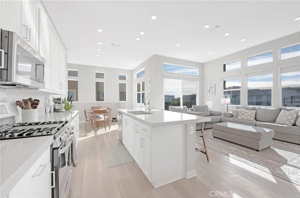 https://cdn.realtyfeed.com/cdn/127/306625608/9e1d66e2b793f0467a9951d8eacf0d63.webp