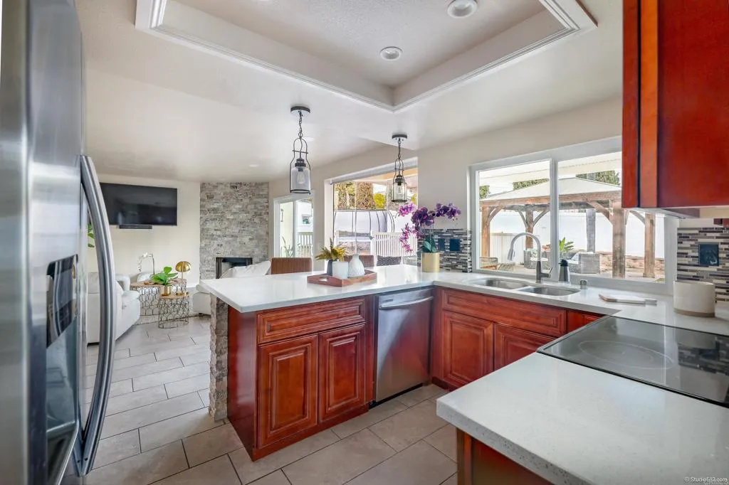https://cdn.realtyfeed.com/cdn/127/306625724/35020676e9d8326435def58b0af091c1.webp