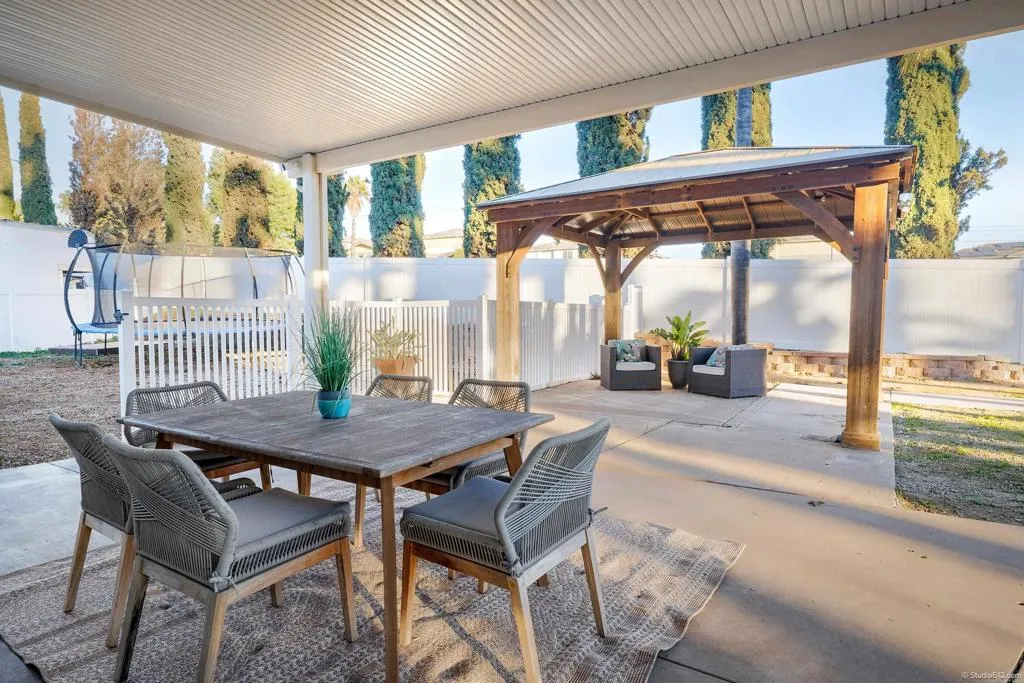 https://cdn.realtyfeed.com/cdn/127/306625724/48b87bd6125d45ac29cc8b95cca785ba.webp