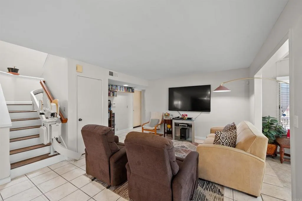 https://cdn.realtyfeed.com/cdn/127/306625785/4ce2454683e3b40ab08e513b63b52034.webp