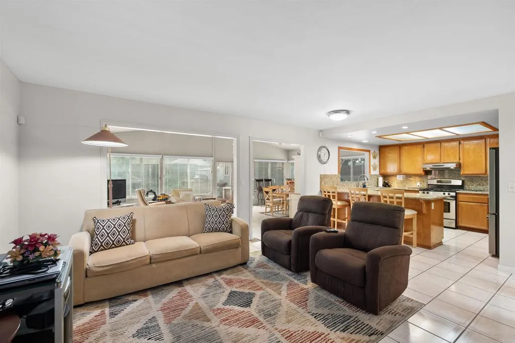 https://cdn.realtyfeed.com/cdn/127/306625785/653ee4f1e31a25f083b55c4ce7f2c597.webp