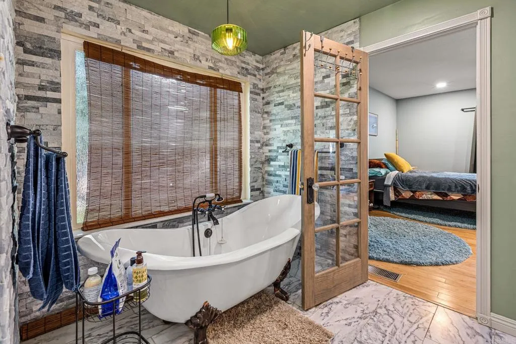 https://cdn.realtyfeed.com/cdn/127/306625827/5939fd553109cb58e020d1234ad1e454.webp