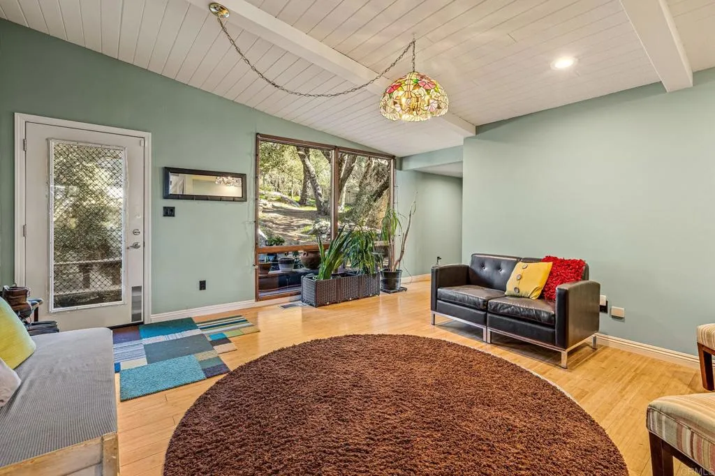 https://cdn.realtyfeed.com/cdn/127/306625827/c630deb8177f30f2e6c25b020c39b7e4.webp