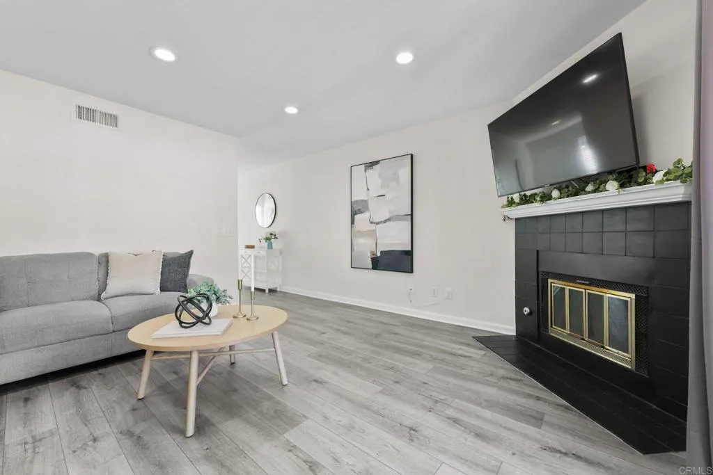 https://cdn.realtyfeed.com/cdn/127/306625869/266b794d903e2819b30d53995c261e0c.webp