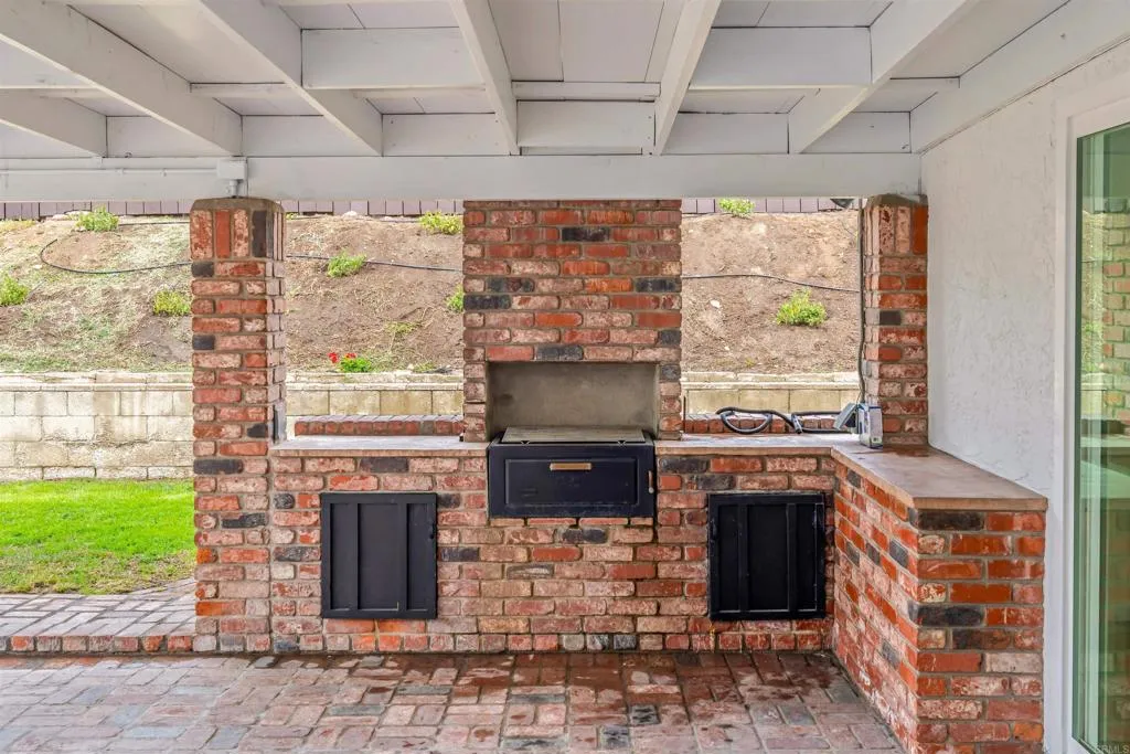 https://cdn.realtyfeed.com/cdn/127/306625870/6f55f9112c481906c92cad5843052863.webp