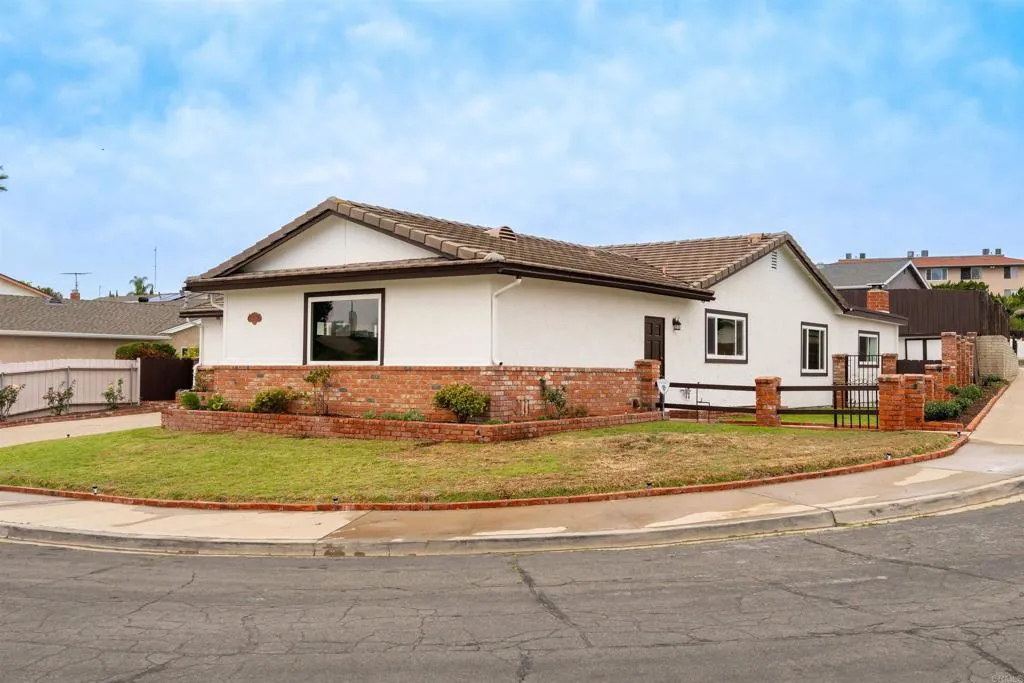 https://cdn.realtyfeed.com/cdn/127/306625870/852796be7733238f36a3c10a440a6e6f.webp