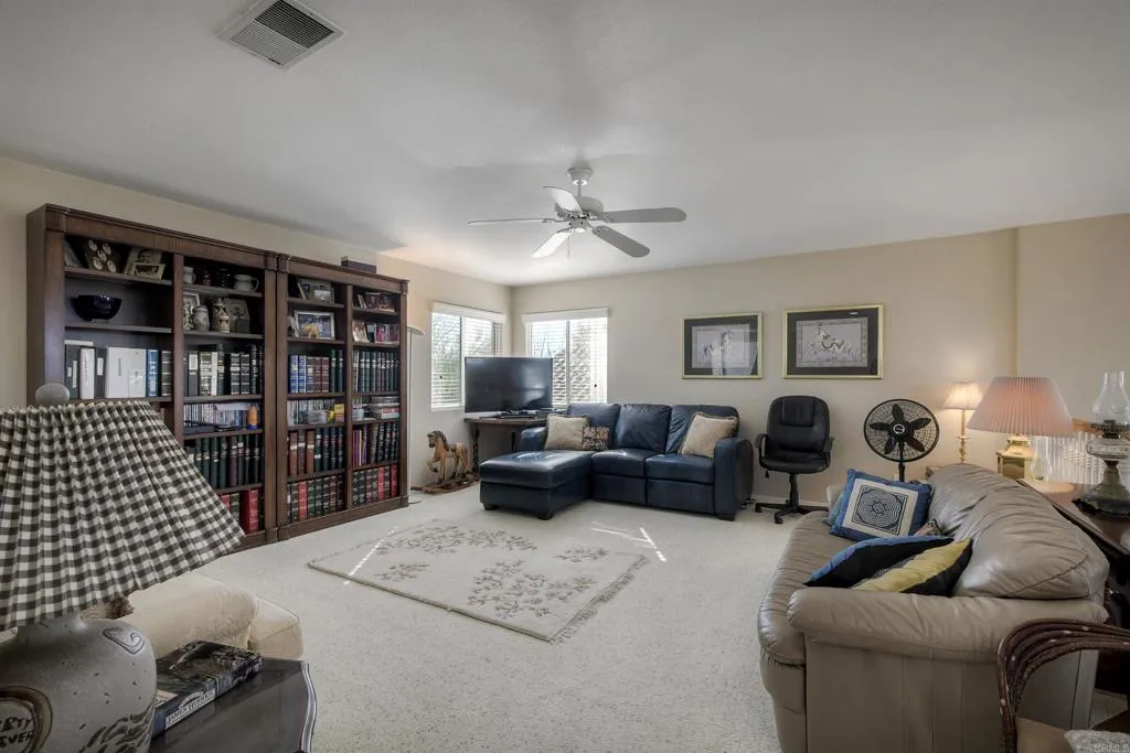https://cdn.realtyfeed.com/cdn/127/306625873/5104c807ebddb146c69bf54135961a78.webp