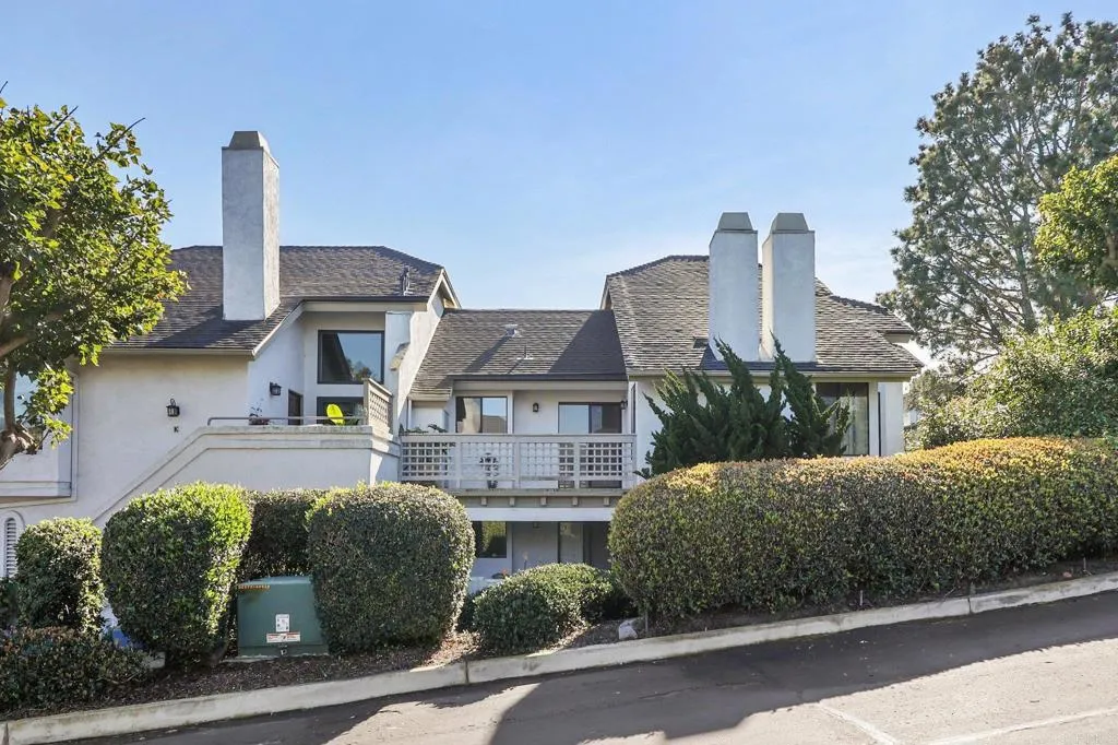 Browse Active SOLANA BEACH Condos For Sale